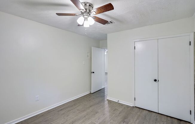 2 beds, 1 bath, $1,175, Unit #10