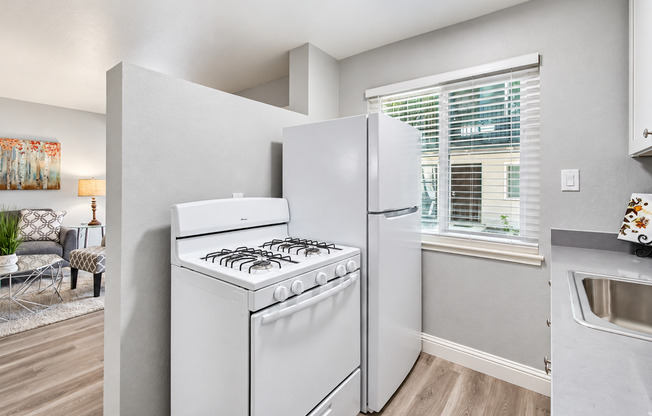 Sunset Crossings Apartments