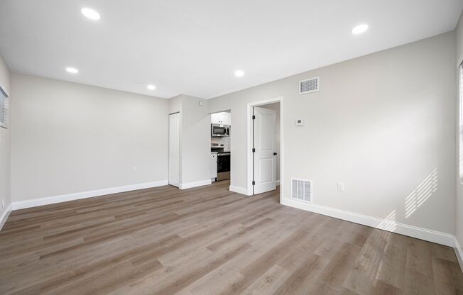 140 East Davis