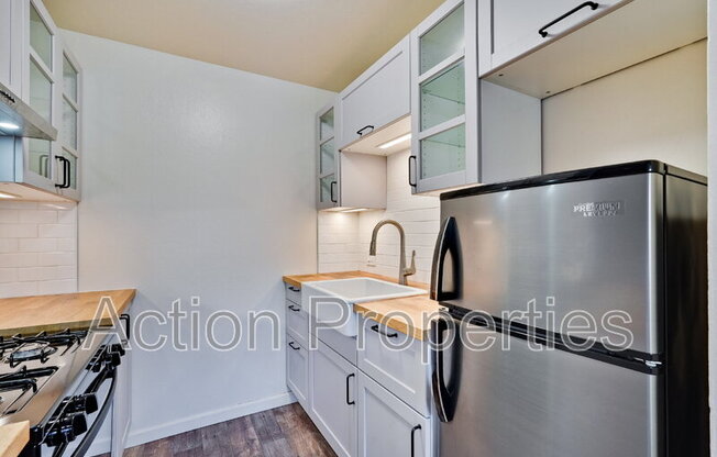 1084 WENTWORTH STEET