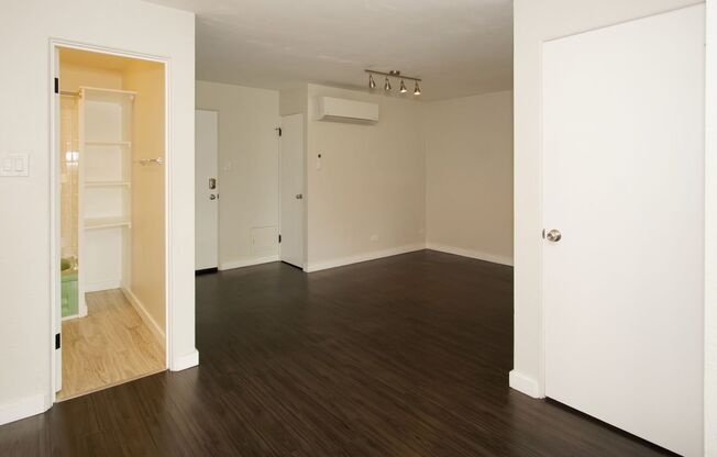 1 bed, 1 bath, $1,350, Unit #29