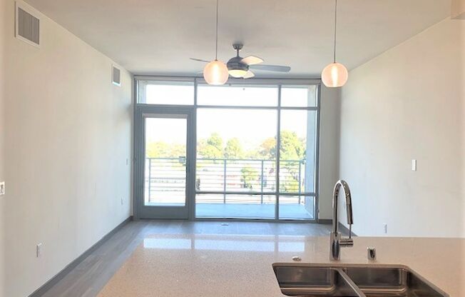 1 bed, 1 bath, 587 sqft, $3,145, Unit 324