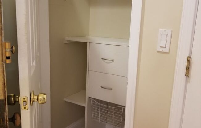 Studio, 1 bath, 320 sqft, $1,650, Unit 101