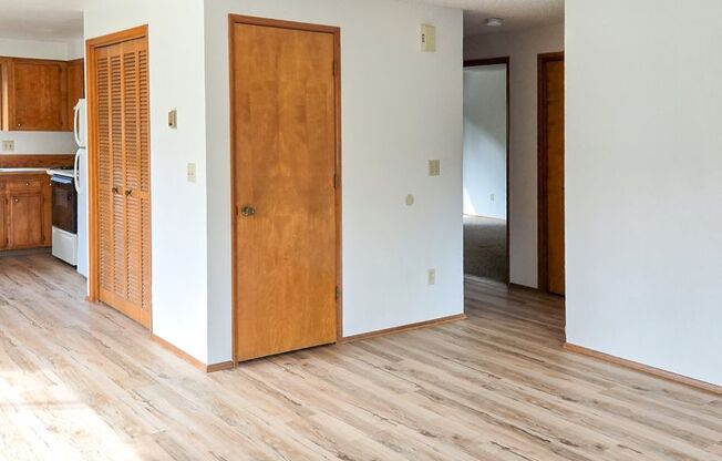 2116 2122 NOMAD CT SE