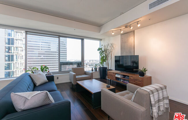 1 bed, 2 baths, 1,390 sqft, $4,000, Unit 1707