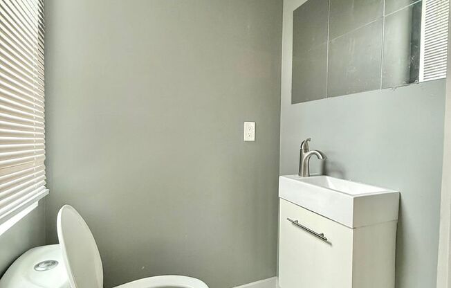 3 beds 1.5  bath