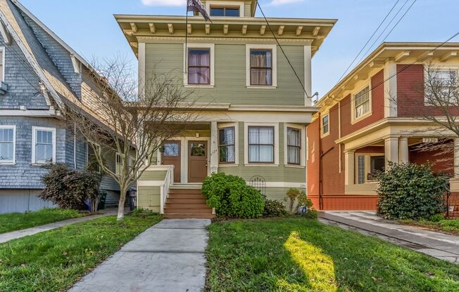 Pearl St. 1324 - 1326