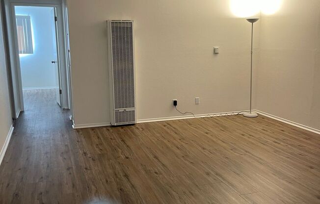 2 beds, 1 bath, 900 sqft, $2,095, Unit 20