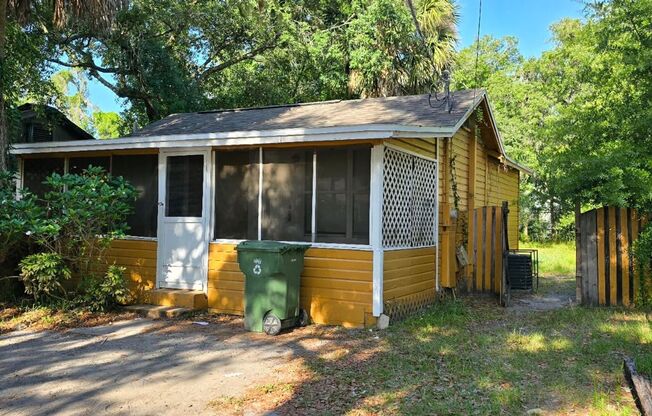 2/1 Tampa Single Family Home