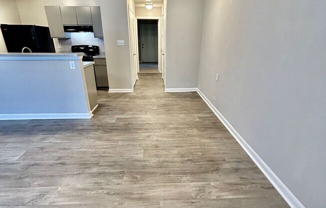 1 bed, 1 bath, 815 sqft, $950, Unit 1030