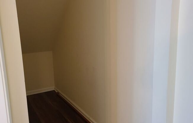 3 beds, 2 baths, 1,320 sqft, $2,794, Unit 1906