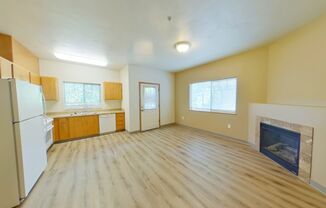 3 beds, 1.5 baths, $2,000, Unit 8