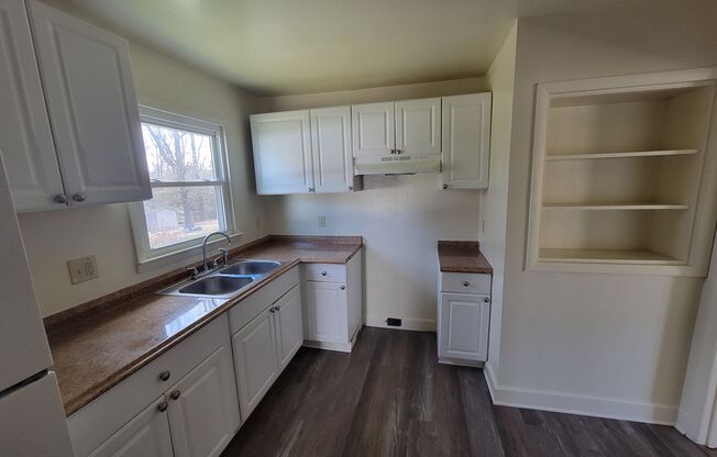 3 beds, 1 bath, $1,399