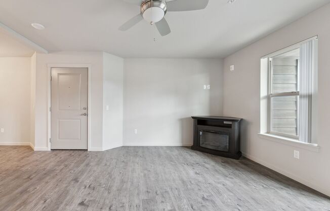 1 bed, 1 bath, 718 sqft, $1,575, Unit E-074