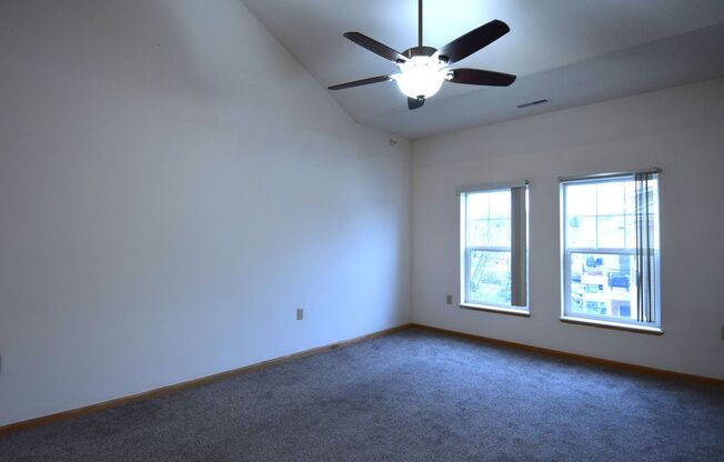 3 beds, 2 baths, 1,380 sqft, $2,345, Unit 8126-306