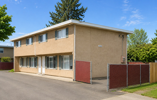 Woodford Apts -- Ming