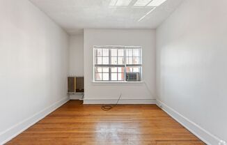 Studio, 1 bath, 475 sqft, $735, Unit Montclair 4