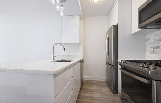1 bed, 1 bath, 650 sqft, $6,000, Unit 23F