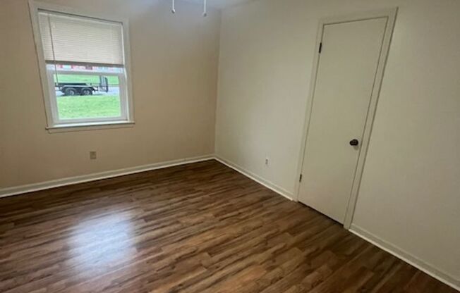 3 beds, 1 bath, $1,325