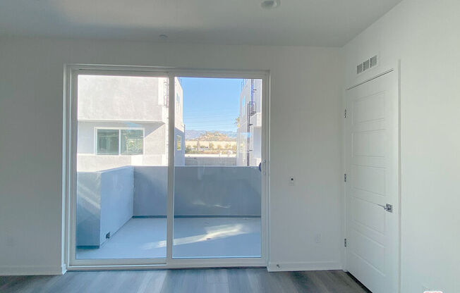2927 1/2 DENBY AVE