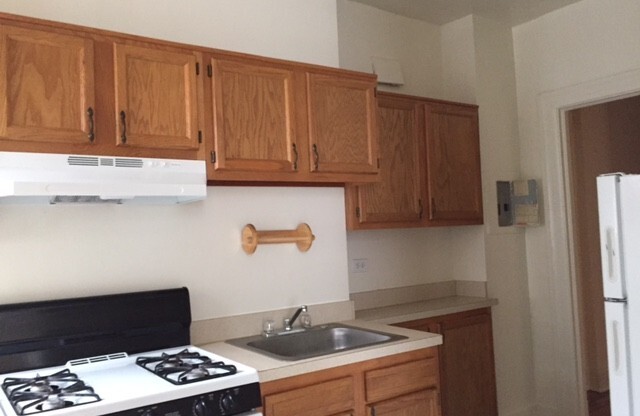 1 bed, 1 bath, 550 sqft, $1,600, Unit 414