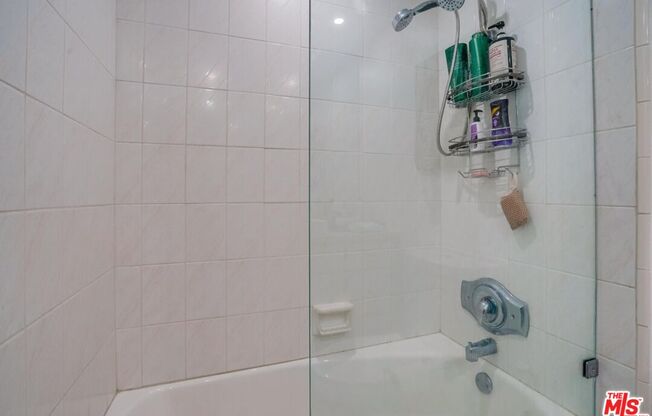 2 beds, 2 baths, 1,377 sqft, $5,750, Unit 802