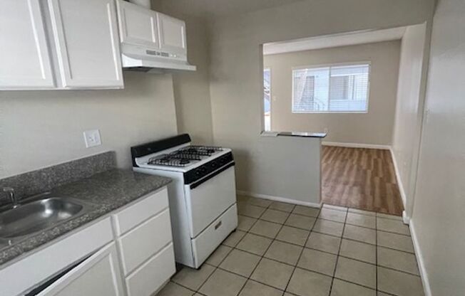 2 beds, 1 bath, 550 sqft, $1,895, Unit #3