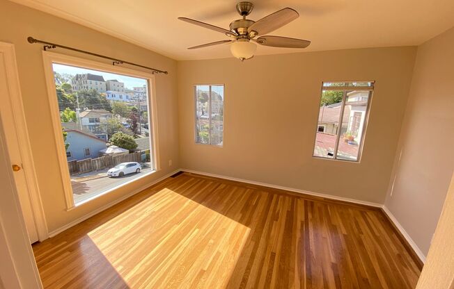 2 Bed 1 Bath Duplex W/ Garage