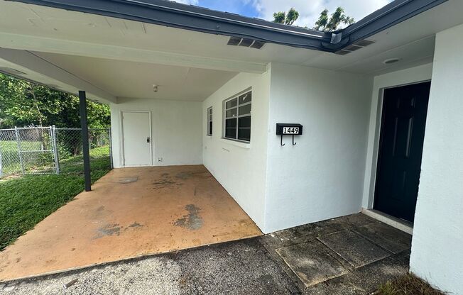 Remolded 3 Bed 2 Bath Single Family Home! West Palm Beach. NO HOA!