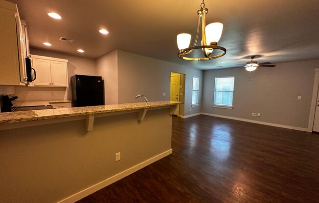 3 beds, 2 baths, $1,425