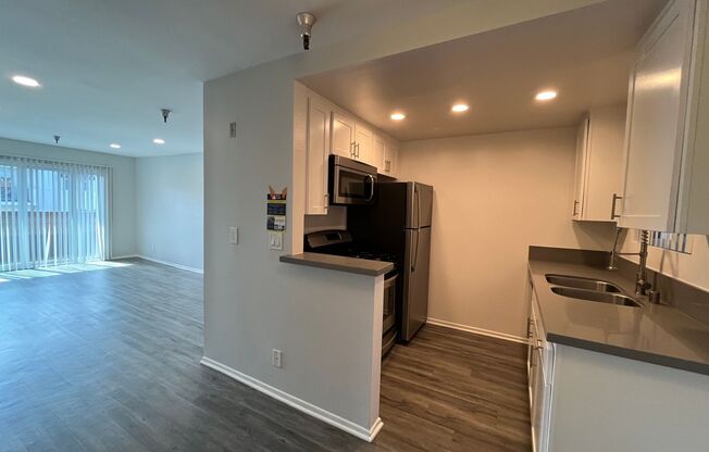2 beds, 2 baths, 1,000 sqft, $2,898, Unit 309