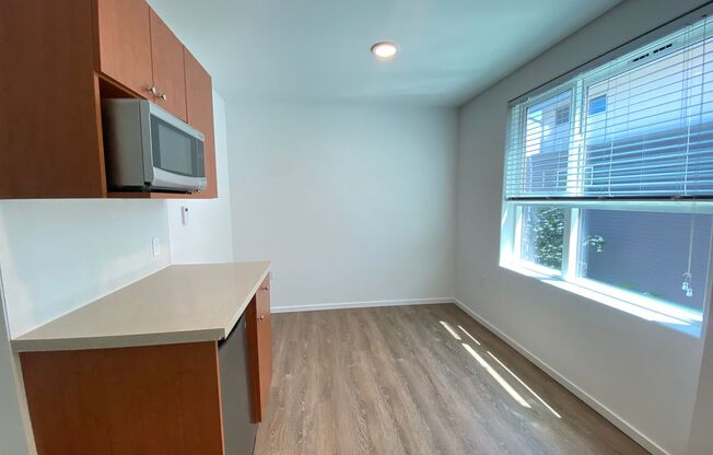 Studio, 1 bath, 175 sqft, $1,195, Unit 4413
