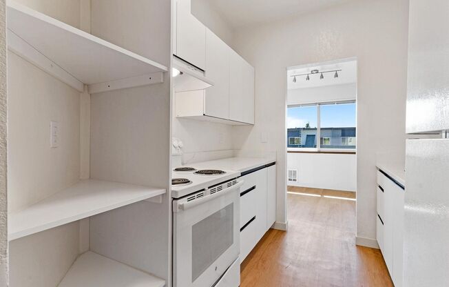 3 beds, 2 baths, 988 sqft, $2,666.66, Unit 204