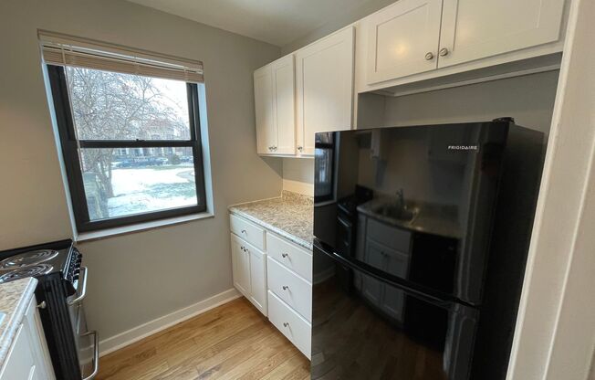 1 bed, 1 bath, 600 sqft, $1,399, Unit 5631 Rippey St. #A1