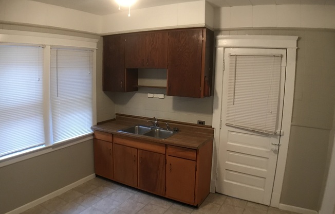 4 beds, 1 bath, $1,500