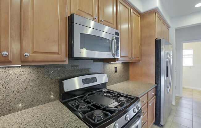 1128 CAMPBELL AVE