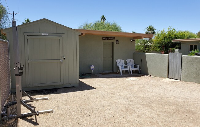 Grant and Country Club Private Guesthouse with AC