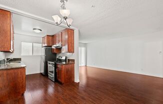 One-of-a-Kind 2-Bedroom Apartment in Prime Pico-Robertson Location!