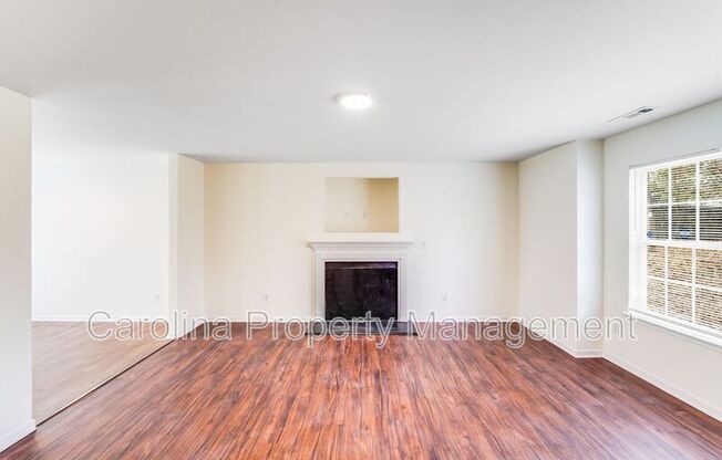 814 MT HOLLY HUNTERSVILLE RD