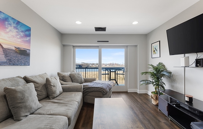 1 bed, 1 bath, 644 sqft, $2,400, Unit 407