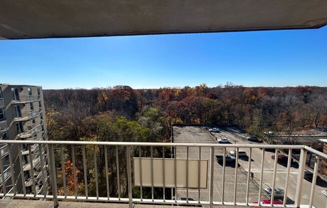 2 beds, 1.5 baths, 980 sqft, $1,525, Unit 1011