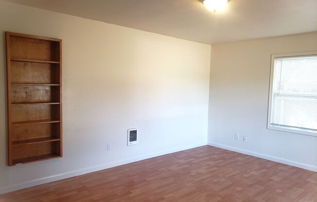 3 beds, 1 bath, $2,095