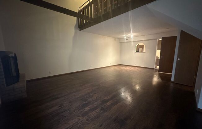 Beautiful 2 Bedroom 1 1/2 Bathroom Condo in Hefner Village