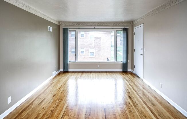 Spacious 2-Bed and 1-Bath Apartment!