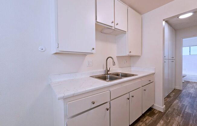 1 bed, 1 bath, $1,695, Unit 20