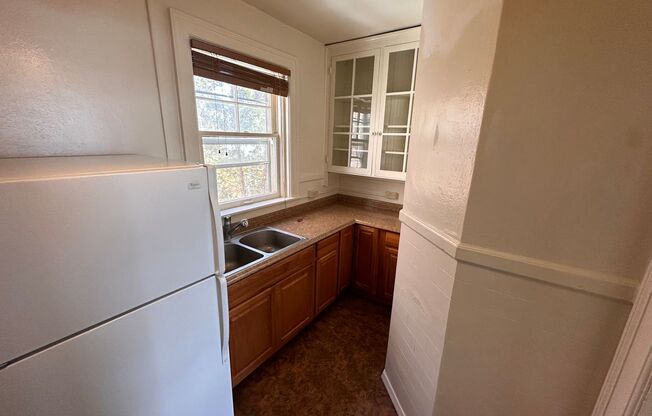 1 bed, 1 bath, 662 sqft, $1,175, Unit A31