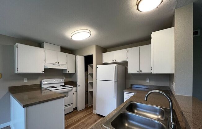 2 beds, 1.5 baths, 933 sqft, $1,865, Unit A01