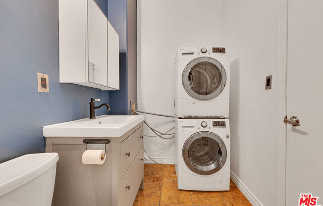 Studio, 1 bath, 650 sqft, $2,000, Unit 811