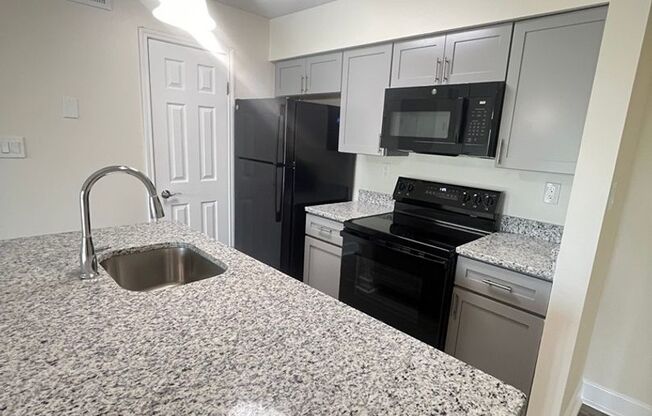 1 bed, 1 bath, 779 sqft, $1,825, Unit 902 #3E