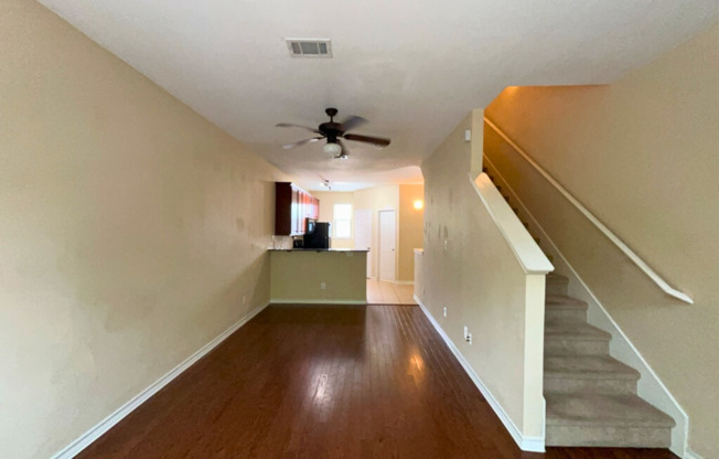 Modern 3-Story Townhome Near AT&T Stadium – Stylish Living in Arlington!